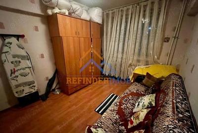 Apartament cu 3 camere decomandat în Rahova - 2