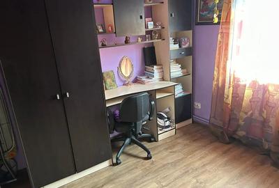 Apartament 2 camere, decomandat, mobilat, balcon inchis, parcare, str. Calimani, Bistri?a
