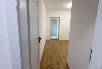 Apartament de vanzare, cu 3 camere, 69 mp, zona Calea Surii Mici - 2