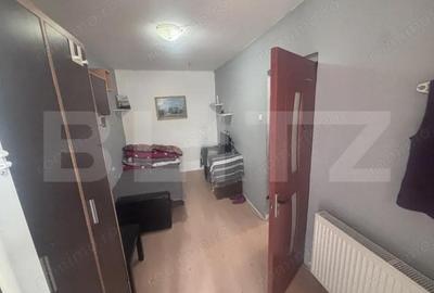 Apartament cu 3 camere semidecomandat în Micro 4 - 10