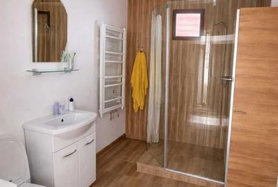 Casă cu 4 camere în Central