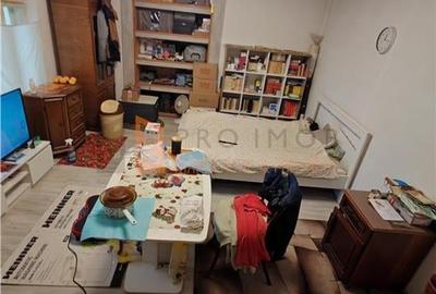 Casa de vanzare si teren 708 mp in zona Micro 5 - 2