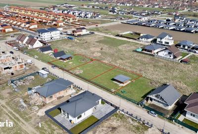 Teren de 2000 mp, în Cristian