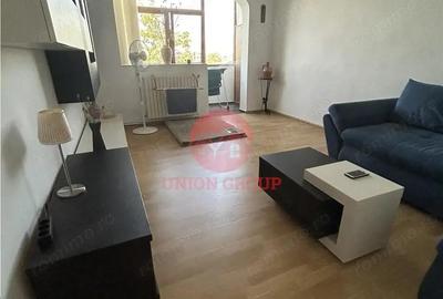 Casă cu 3 camere decomandat cu Canalizare în Casa de Cultură