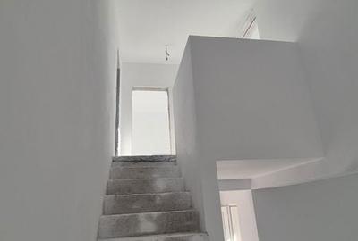 Casă cu 3 camere cu Teren 95 Mp în Plopi - 7