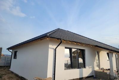 Casă cu 4 camere în Șimian - 3