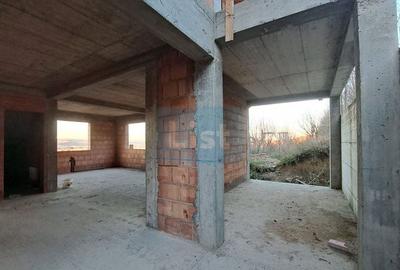 Casă cu 5 camere cu Canalizare în Dezmir - 11