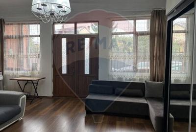 Casa cu 3 camere pretabila pentru Spatiu Comercial in Bucurestii Noi Casa cu 3 camere pretabila pentru Spatiu Comercial in Bucurestii Noi - 1