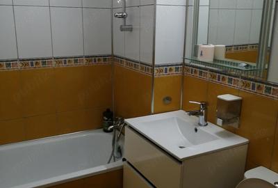 Apartament cu 3 camere decomandat în Ultracentral