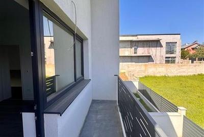 Duplex cu 4 camere cu Canalizare în Bucium - 14