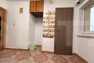 Apartament spa?ios cu 4 camere, 2 bai ?i camara, zona - 10