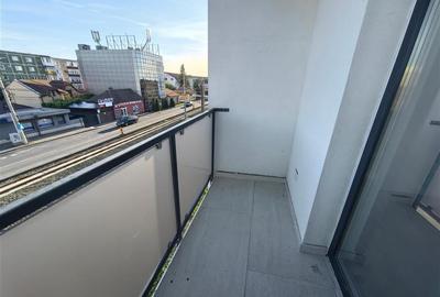 Apartament cu 3 camere decomandat în Micălaca - 2