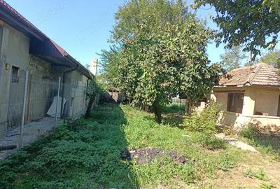 Casă cu 2 camere cu Teren 1000 Mp în Nuci - 7