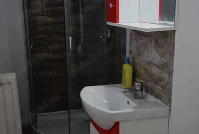 Apartament cu 3 camere semidecomandat în Central - 1
