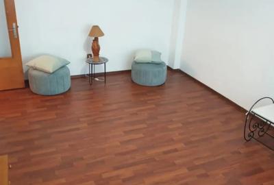 Apartament cu 4 camere decomandat în Călărași - 11