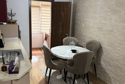 Apartament cu 2 camere decomandat în Rovine - 1