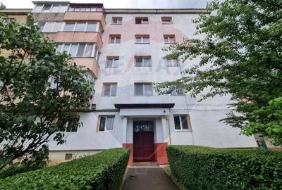 Apartament (De renovat) cu 3 camere de vanzare in zona Exterior Vest