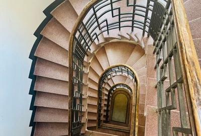 Armeneasca - Mantuleasa garsoniera etaj 3/3 cu centrala proprie constructie 1950 - 2
