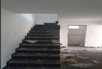 Casă individuală cu 9 camere cu Teren 1936 Mp în Central - 2
