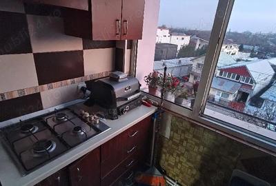 Apartament cu 3 camere decomandat în Marghiloman - 9
