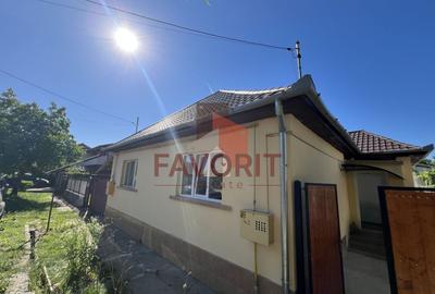 Duplex cu 3 camere cu Canalizare în Plopi - 1