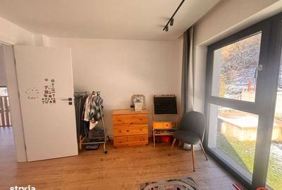 Casă cu 8 camere cu Teren 627 Mp în Florești