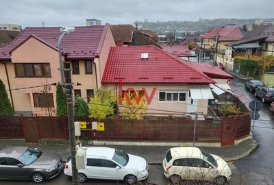 Apartament cu 3 camere, mobilat în Podul de Piatră - 10