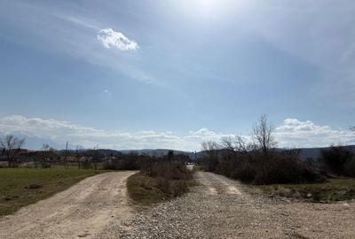 Teren de 2000 mp, în Vulcan