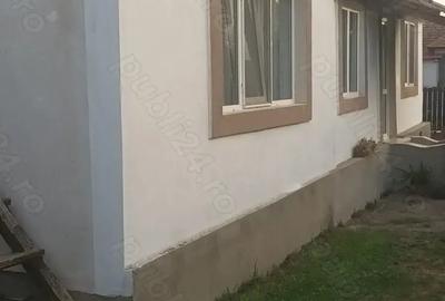 Casă cu 5 camere în Olanu