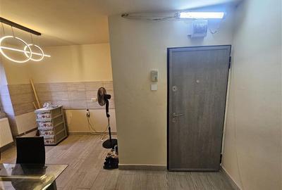 Apartament cu 2 camere semidecomandat în Micro I - 9