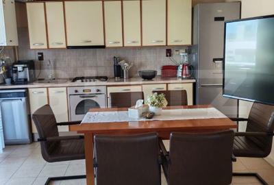 Apartament cu 3 camere în Central - 1
