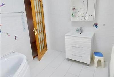 Casă cu 7 camere cu Canalizare în Apărătorii Patriei - 17