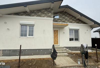 Casă cu 3 camere cu Teren 300 Mp în Hemeiuș - 2