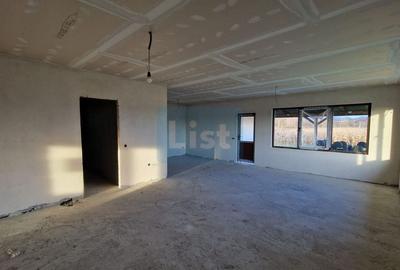 Casă cu 3 camere cu Teren 900 Mp în Cătălina - 3