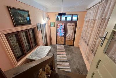 Casă cu 6 camere cu Teren 2267 Mp în Diculești - 2