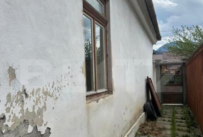 De vanzare teren generos cu casa, zona centrala, Sacele - 2