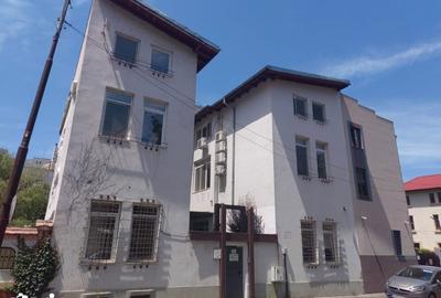 Casă cu 10 camere cu Teren 100 Mp în Știrbei Vodă - 12