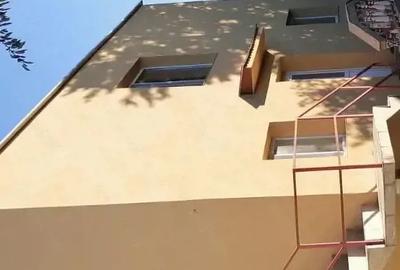 Casă cu Teren 1650 Mp în Central - 3