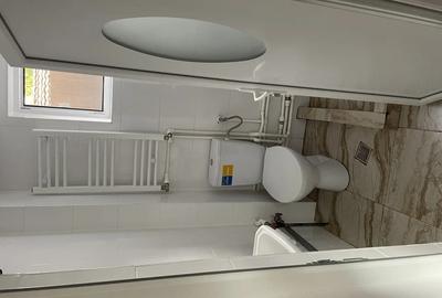 Inchiriez o camera cu baie - 1