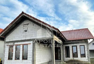 Casa, la rosu, de vanzare, in Cartierul Nou din Curtici, jud. Arad. - 3