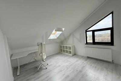 Apartament cu 4 camere semidecomandat în Sisești - 9