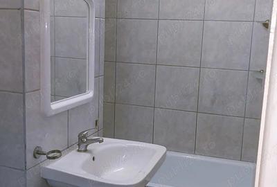 Garsonieră decomandată în Confecții