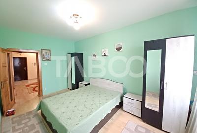 Apartament de inchiriat cu 3 camere la etajul 1 in bloc cu lift Strand - 2