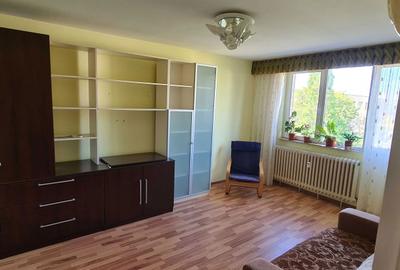 Apartament cu 3 camere decomandat în Central - 1