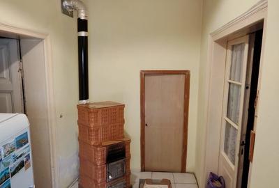 Casă cu 3 camere cu Canalizare în Piața Centrală - 4