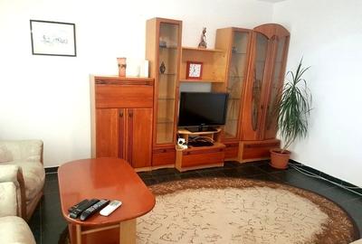 Apartament cu 3 camere decomandat, mobilat în Central