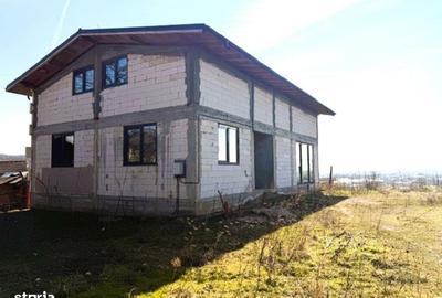 Casă cu 5 camere cu Teren 1490 Mp în Curtișoara - 2