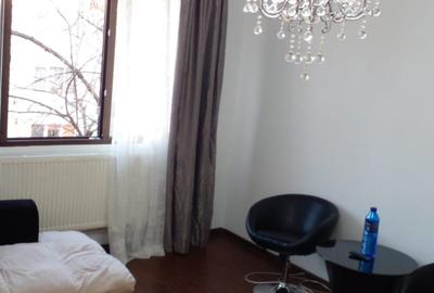 Apartament cu 3 camere semidecomandat în Drumul Taberei - 31