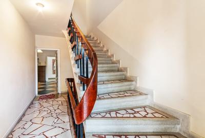 Vilă tip bloc 12 camere, 2 garaje 2 boxe  zona Tomis 1  Flămânda - 28