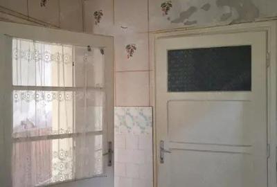 Casa din caramida pentru renovat 3 camere in Nadlac - 1